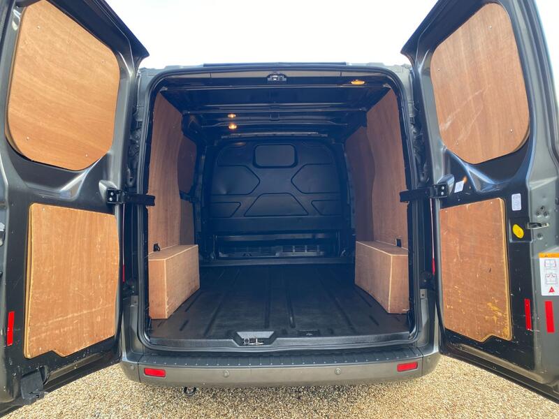 FORD TRANSIT CUSTOM 270 Limited 2.0 130 SWB 2017