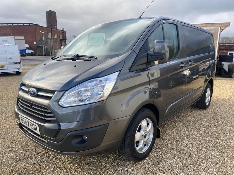 FORD TRANSIT CUSTOM 270 Limited 2.0 130 SWB 2017