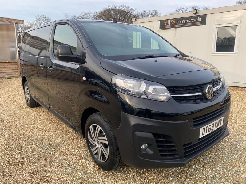 VAUXHALL VIVARO 1.5 Turbo D 2900 Dynamic  2020