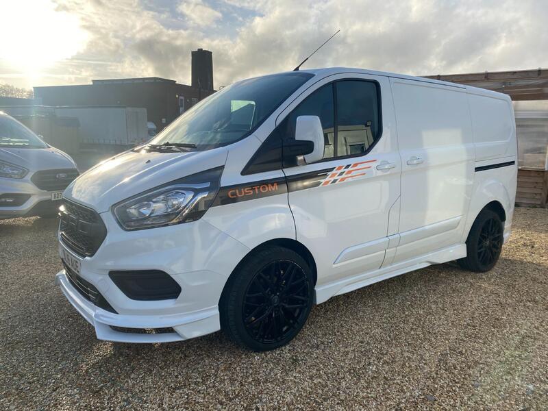 FORD TRANSIT CUSTOM 300 2.0 SWB 2018