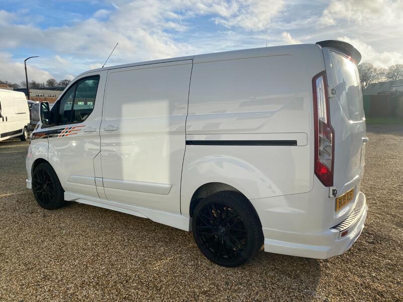 FORD TRANSIT CUSTOM 300 2.0 SWB 2018