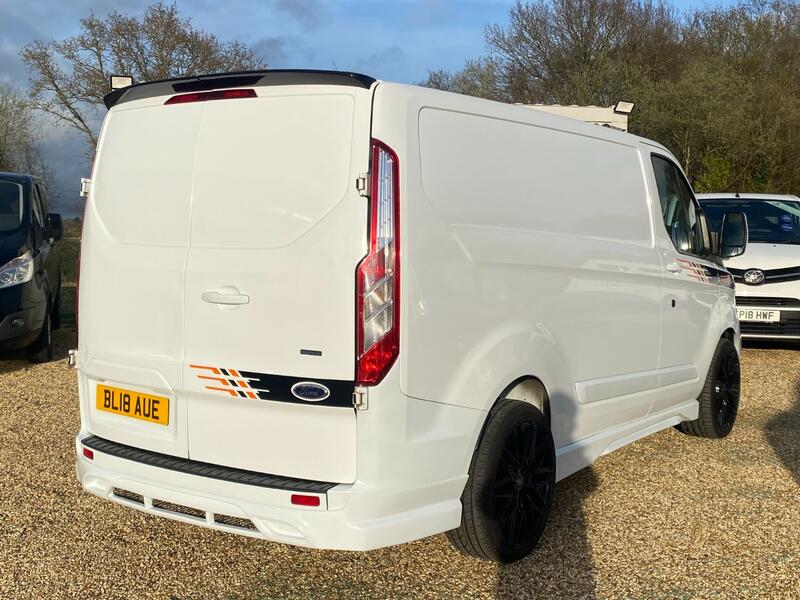 FORD TRANSIT CUSTOM 300 2.0 SWB 2018