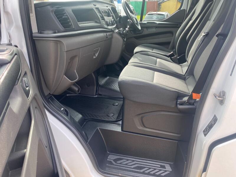 FORD TRANSIT CUSTOM 300 2.0 SWB 2018