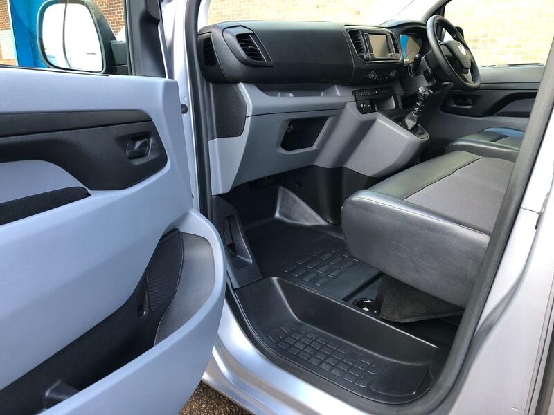 VAUXHALL VIVARO DYNAMIC 1.5 Turbo D 2900 LWB L2 2019