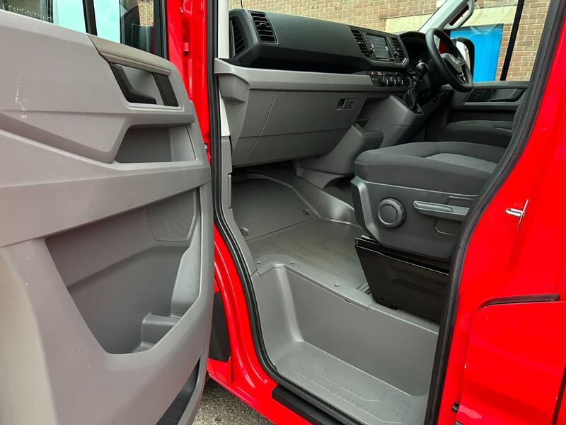 VOLKSWAGEN CRAFTER 2.0 TDI 140 CR35 RWD TRENDLINE BUSINESS  2019