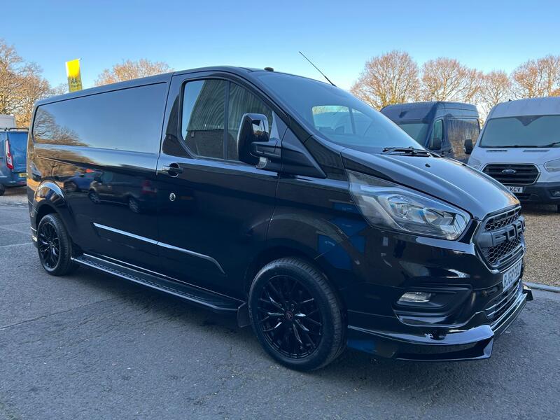 FORD TRANSIT CUSTOM 300 Limited 2.0 130 LWB 2018