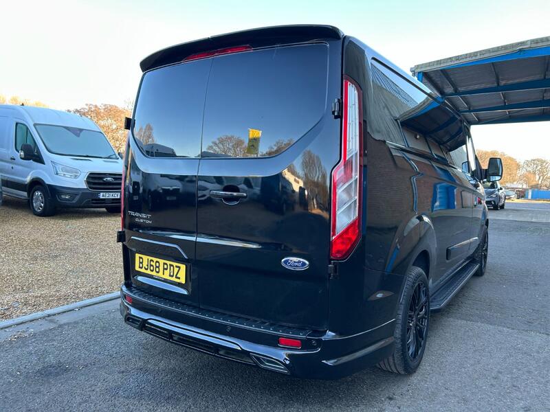 FORD TRANSIT CUSTOM 300 Limited 2.0 130 LWB 2018