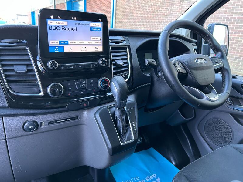 FORD TRANSIT CUSTOM 300 Limited 2.0 130 LWB 2018