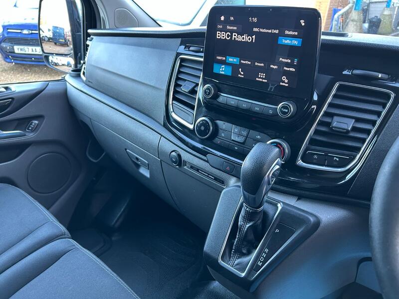 FORD TRANSIT CUSTOM 300 Limited 2.0 130 LWB 2018