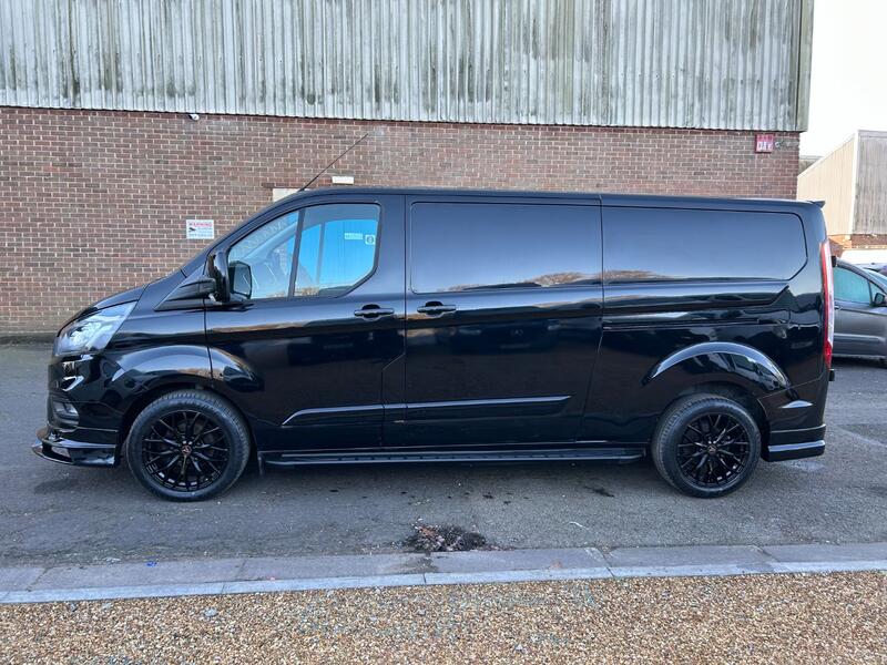 FORD TRANSIT CUSTOM 300 Limited 2.0 130 LWB 2018