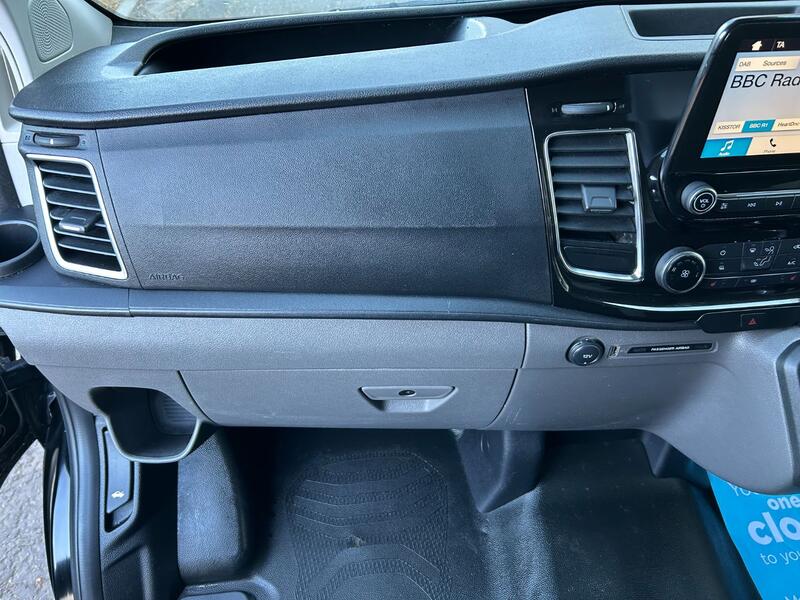 FORD TRANSIT CUSTOM 300 Limited 2.0 130 LWB 2018