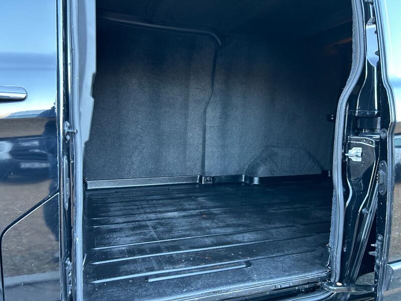 FORD TRANSIT CUSTOM 300 Limited 2.0 130 LWB 2018