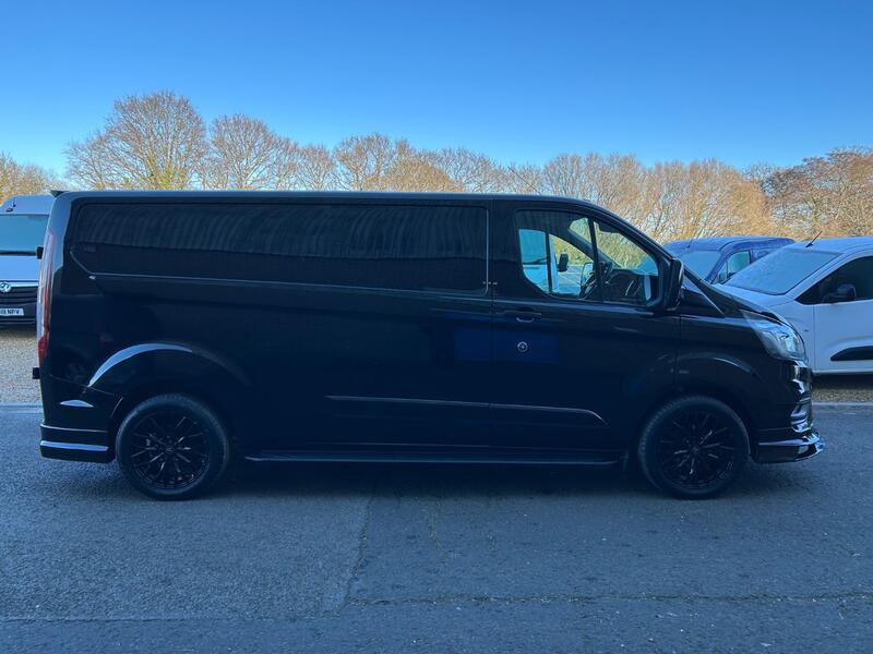 FORD TRANSIT CUSTOM 300 Limited 2.0 130 LWB 2018