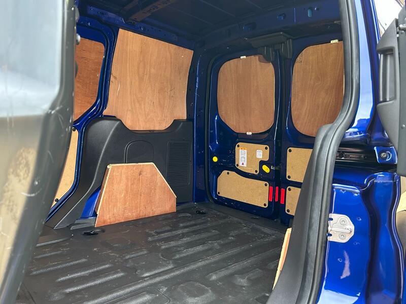FORD TRANSIT CONNECT 1.5 TDCi 200 Limited 2017