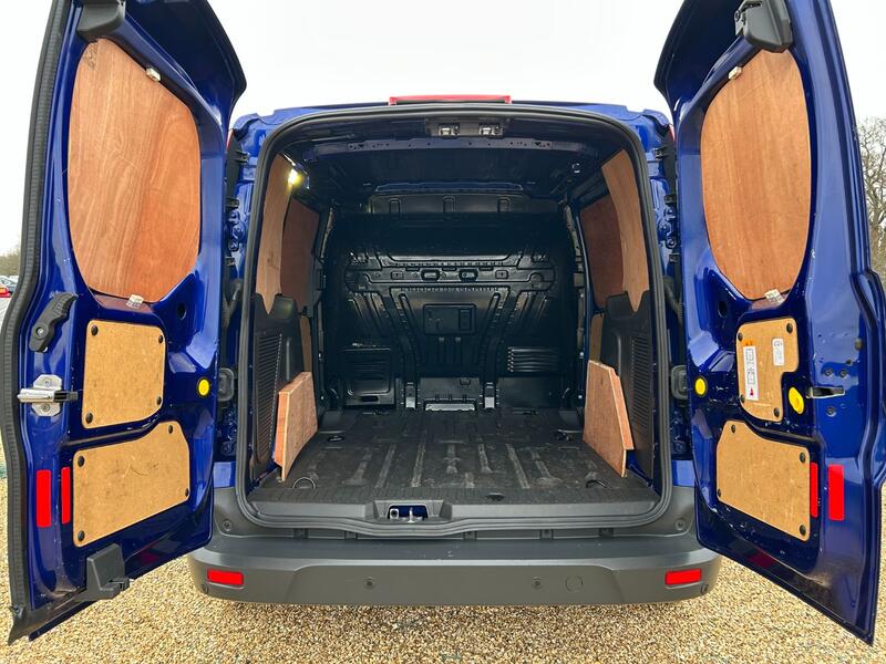FORD TRANSIT CONNECT 1.5 TDCi 200 Limited 2017