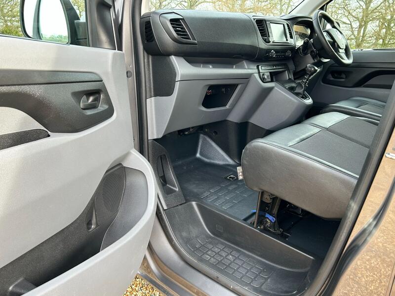 VAUXHALL VIVARO 1.5 Turbo D 2700 Sportive SWB 2020