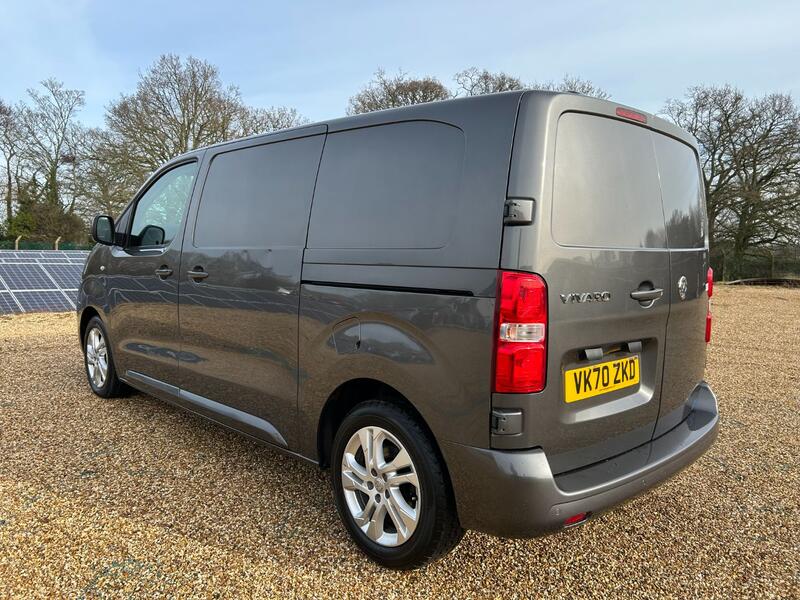 VAUXHALL VIVARO 1.5 Turbo D 2700 Sportive SWB 2020