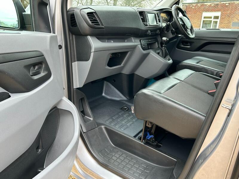 PEUGEOT EXPERT 1.5 BlueHDi 1000 Professional Crewcab  2020