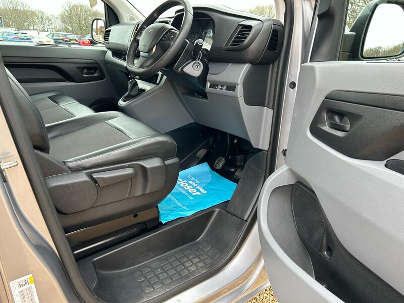 PEUGEOT EXPERT 1.5 BlueHDi 1000 Professional Crewcab  2020