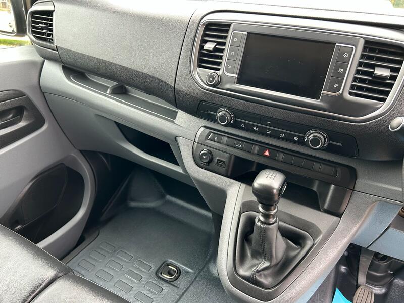 PEUGEOT EXPERT 1.5 BlueHDi 1000 Professional Crewcab  2020