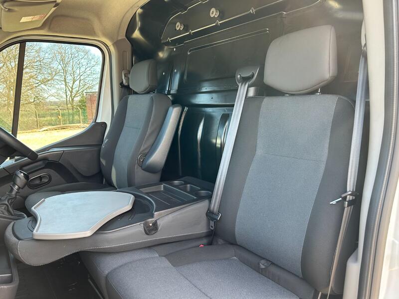 RENAULT MASTER 2.3 FWD MM35 dCi 135 Business MWB 2020