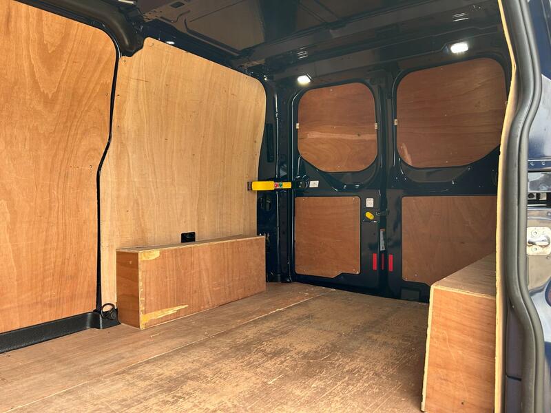 FORD TRANSIT CUSTOM 280 Limited 2.0 130 SWB  2020