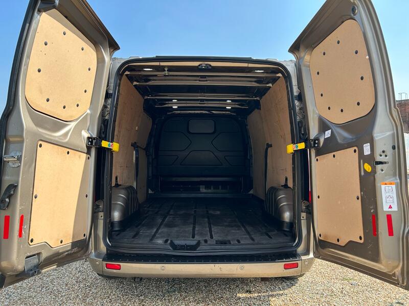 FORD TRANSIT CUSTOM 300 LIMITED 2.0 170 LWB  2018