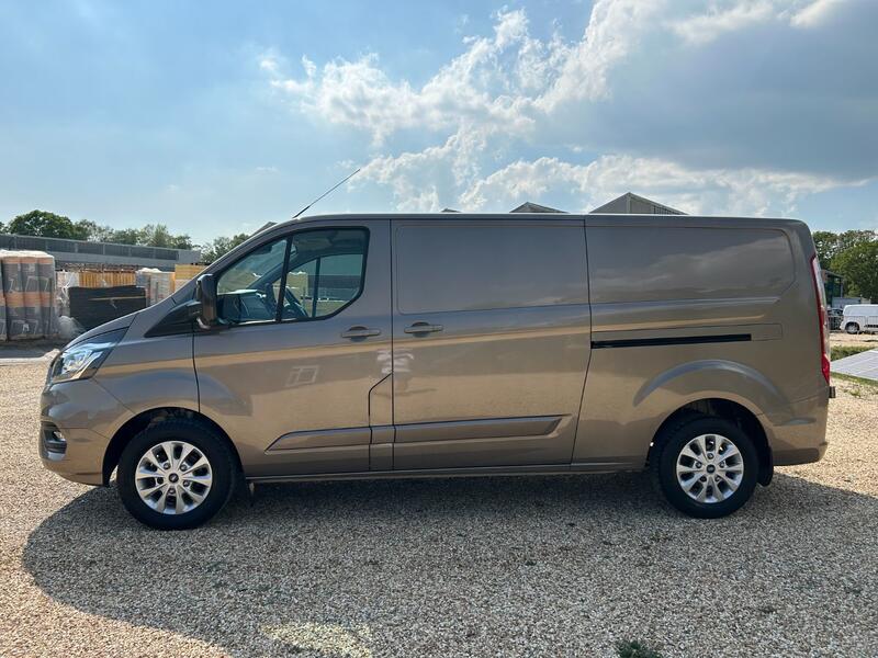FORD TRANSIT CUSTOM 300 LIMITED 2.0 170 LWB  2018
