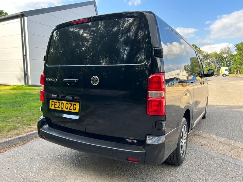 VAUXHALL VIVARO 3100 2.0 D 120 Sportive L2H1 2020