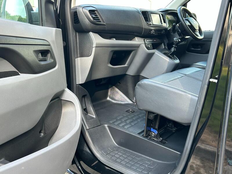 VAUXHALL VIVARO 3100 2.0 D 120 Sportive L2H1 2020