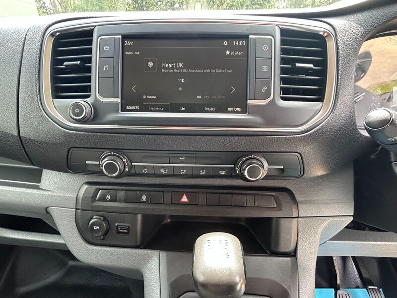 VAUXHALL VIVARO 3100 2.0 Turbo D 120 Sportive CrewCab LWB 2020