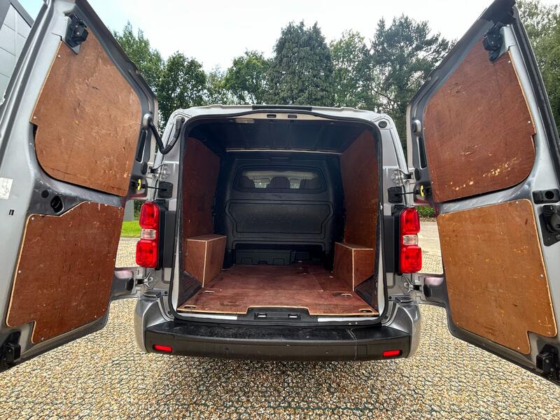 VAUXHALL VIVARO 3100 2.0 Turbo D 120 Sportive CrewCab LWB 2020
