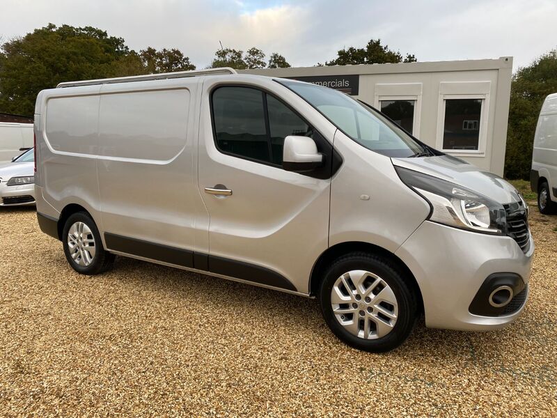 RENAULT TRAFIC SL27 SPORT NAV 1.6 DCI 120 SWB 2017