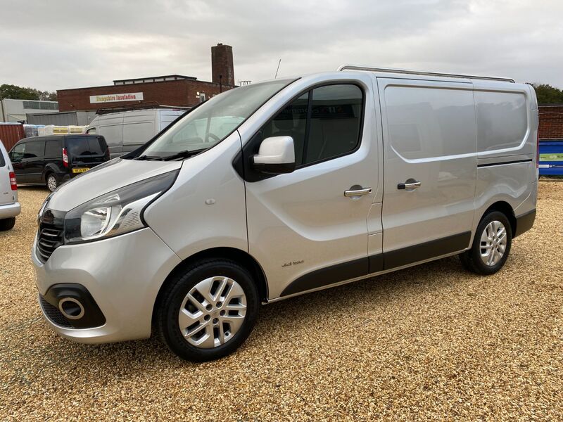 RENAULT TRAFIC SL27 SPORT NAV 1.6 DCI 120 SWB 2017