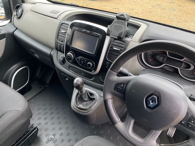 RENAULT TRAFIC SL27 SPORT NAV ENERGY 1.6 DCI 145 CREWCAB 2017