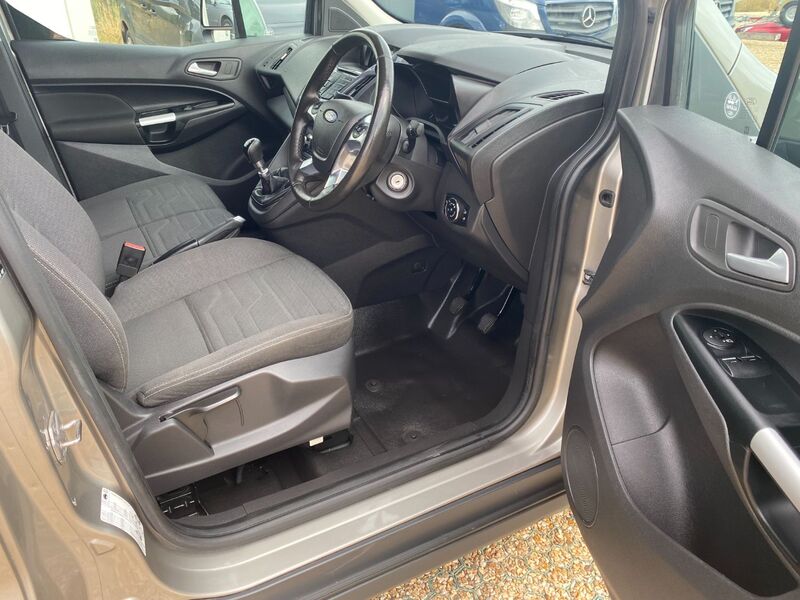 FORD TRANSIT CONNECT 200 LIMITED 1.5 120 L1 2018