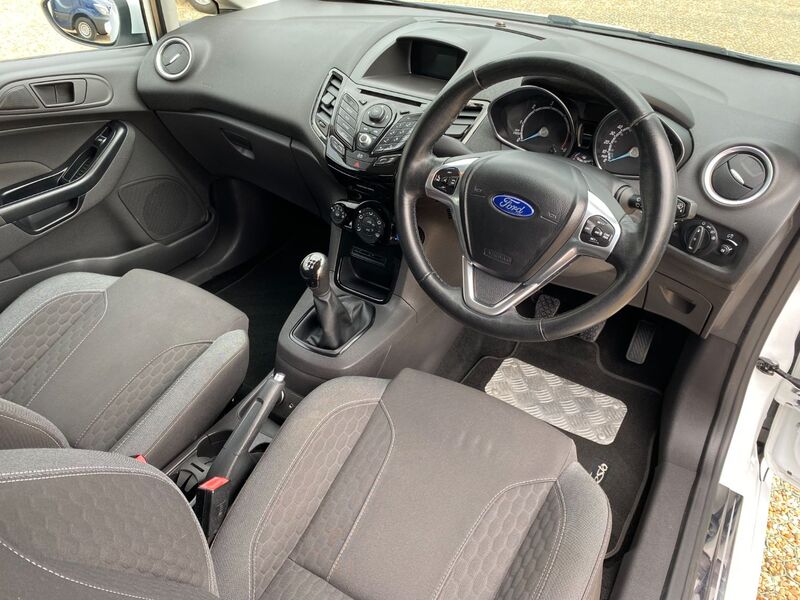 FORD FIESTA VAN SPORT VAN 1.6 TDCI 2014