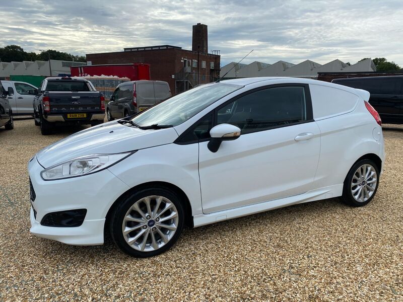 FORD FIESTA VAN SPORT VAN 1.6 TDCI 2014