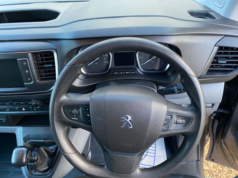 PEUGEOT EXPERT BLUE 2.0 HDI PROFESSIONAL PLUS 120 MWB 2019