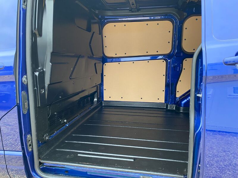 FORD TRANSIT CUSTOM 270 LIMITED LR PV 2017