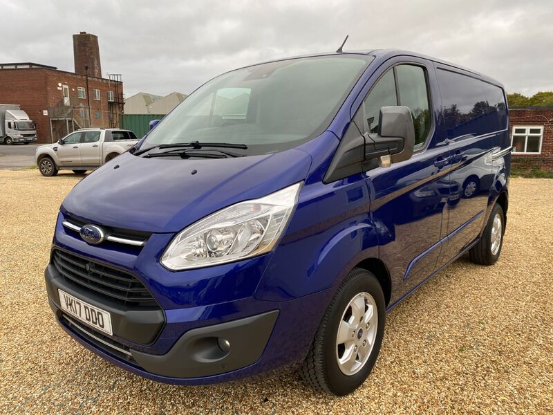 FORD TRANSIT CUSTOM 270 LIMITED LR PV 2017